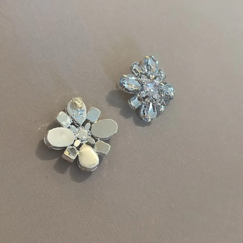 Silver Flower Earrings M429